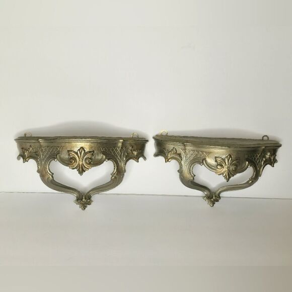 Pair of Vintage Florentine molded gilt resin wall shelves - Picture 3 of 10